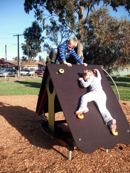 playground equipment climbing hut J254